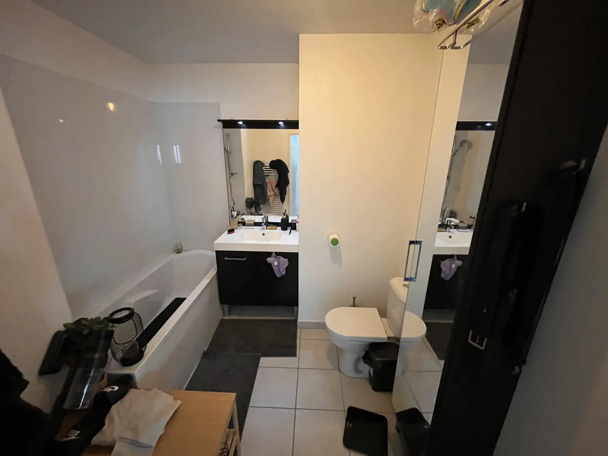 Appartement T2 loué à Dijon proche des facultés avec garage en dernier étage 