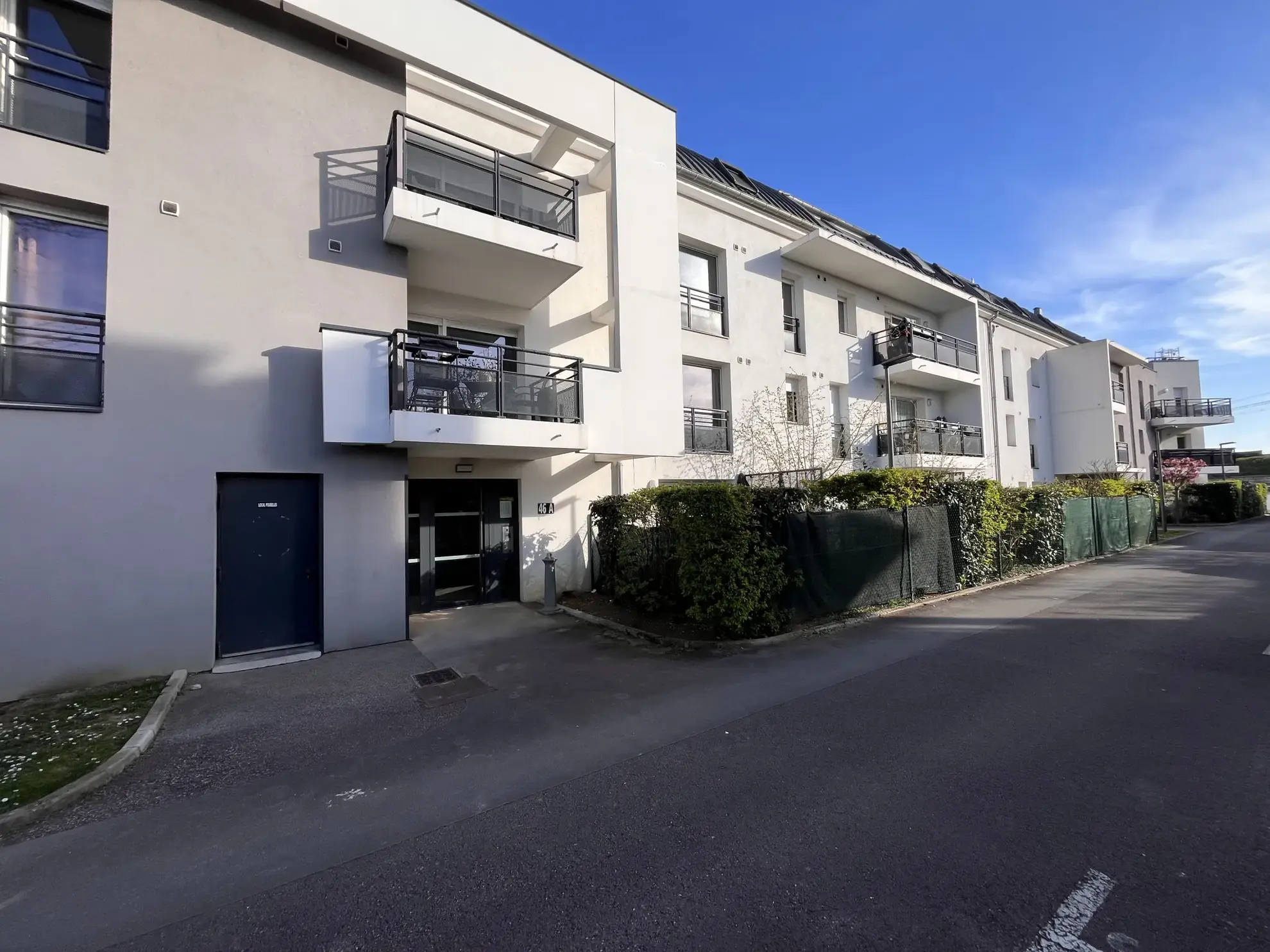 Appartement T2 loué à Dijon proche des facultés avec garage en dernier étage 