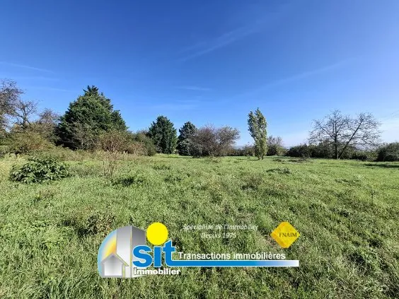 Terrain à bâtir de 700 m² à Saint-Prim, vue dégagée et proximité Vienne 