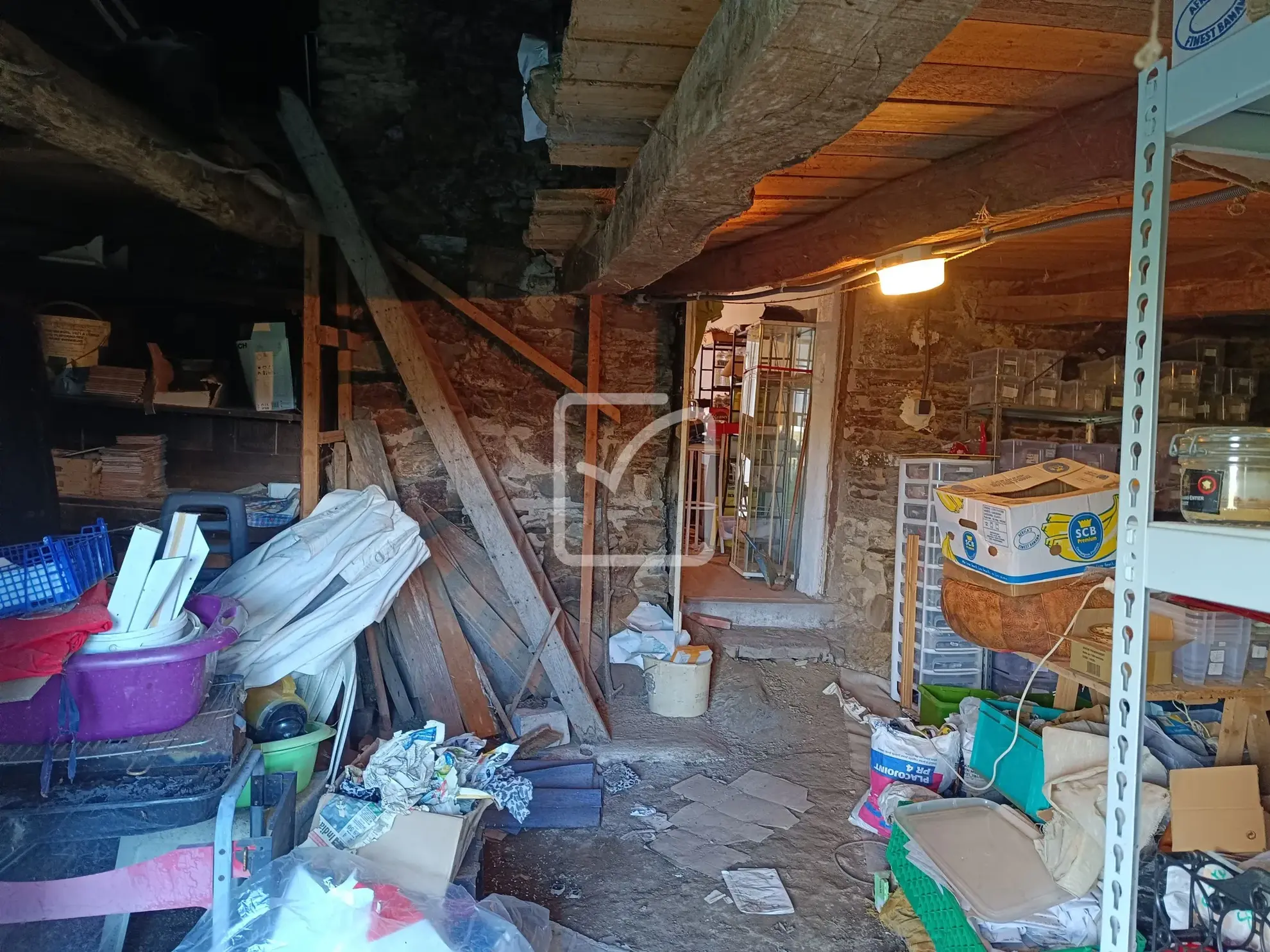 Ensemble de deux maisons en pierre à Néant-sur-Yvel - Potentiel de rénovation et projet d'habitation ou d’activités 