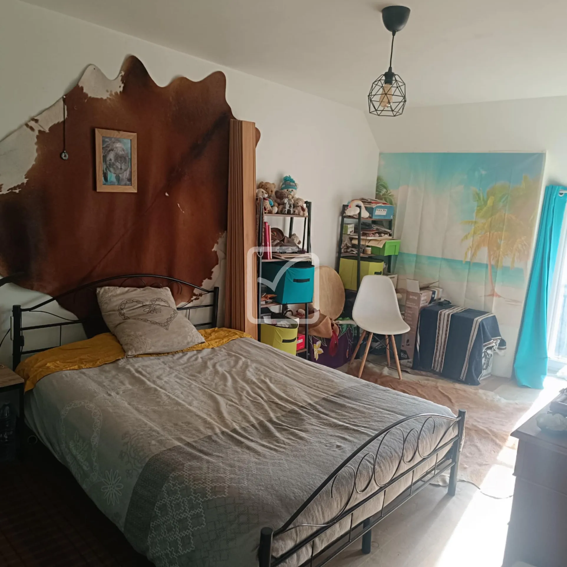 Ensemble immobilier de deux maisons en pierre à Néant-sur-Yvel avec potentiel de rénovation 