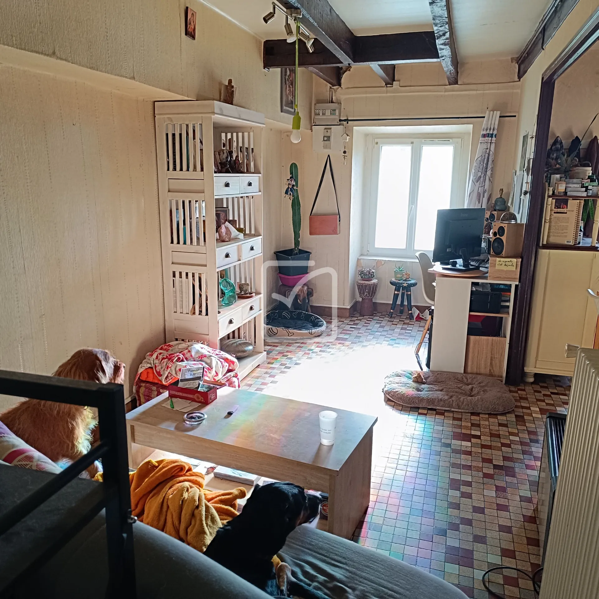 Ensemble immobilier de deux maisons en pierre à Néant-sur-Yvel avec potentiel de rénovation 