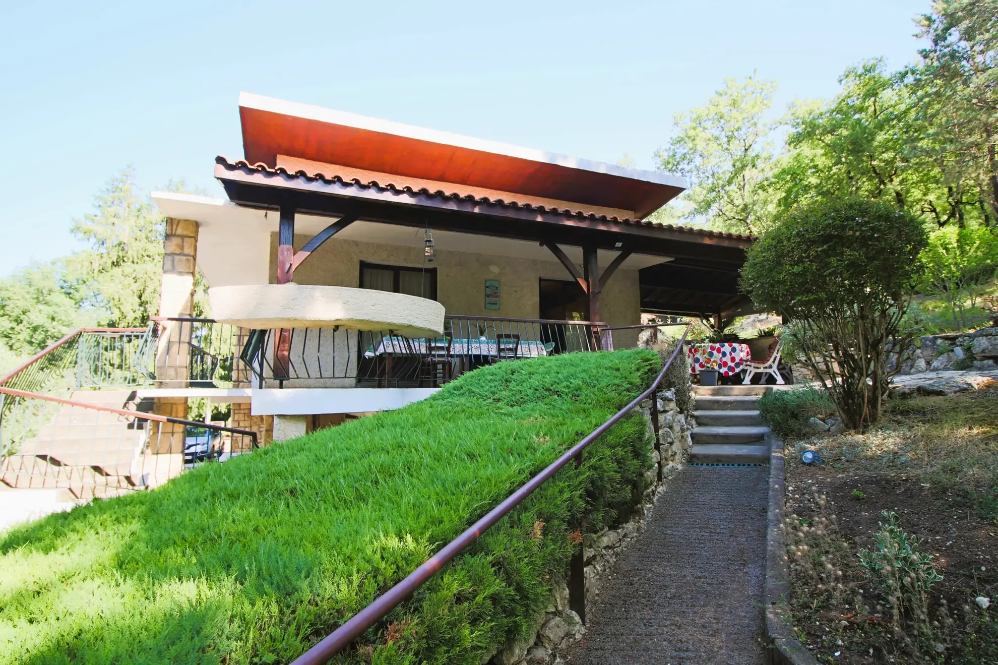 Maison familiale avec grand parc à Montayral - Opportunité à saisir