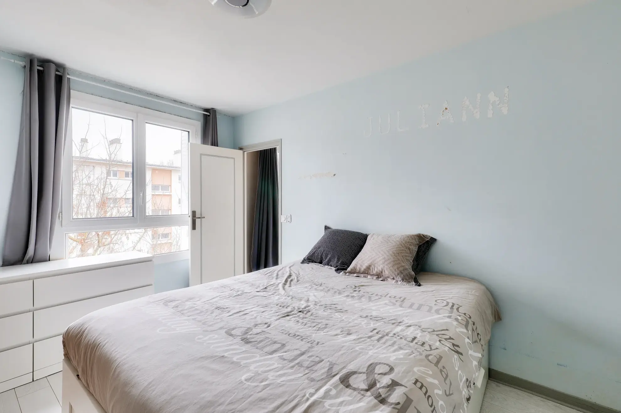 Appartement T4 de 63,2 m² à Drancy proche commerces et écoles 