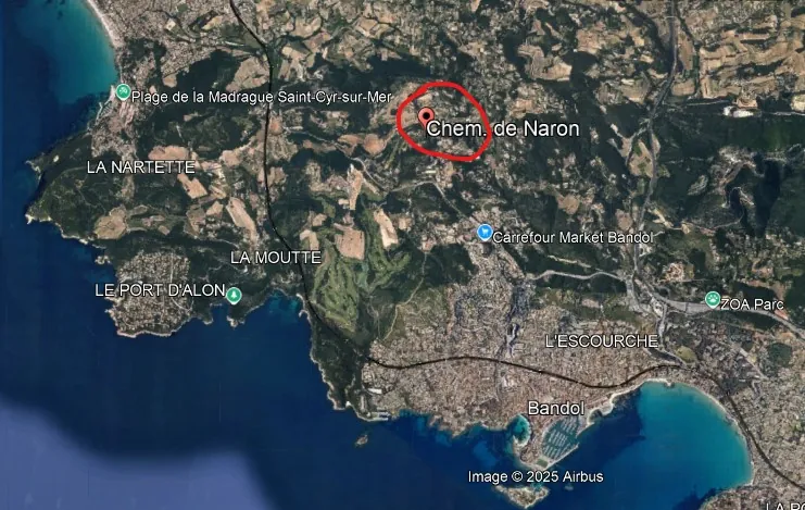 Maison T3 à vendre à La Cadière-d’Azur, proximité Bandol, 50 m², terrasse, balcon et parking - Emplacement calme 