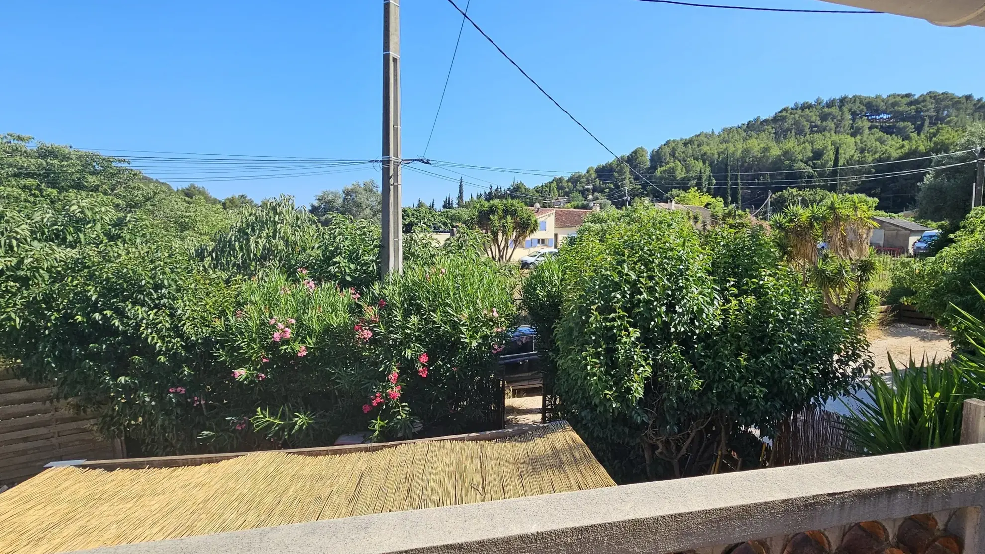 Maison T3 à vendre à La Cadière-d’Azur, proximité Bandol, 50 m², terrasse, balcon et parking - Emplacement calme 