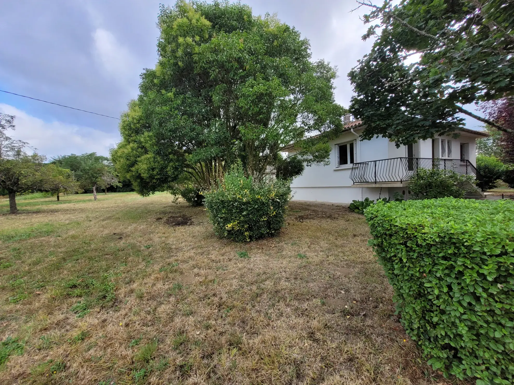 Maison de 2 chambres avec garage et extérieur à Marmande, secteur calme 