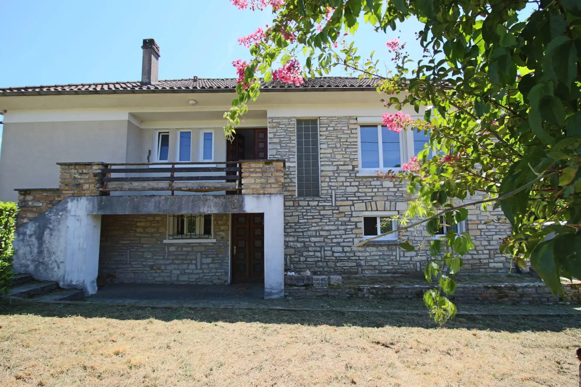 Charmante maison avec grand terrain à Puy-l’Évêque - 5 chambres, proche commerces 