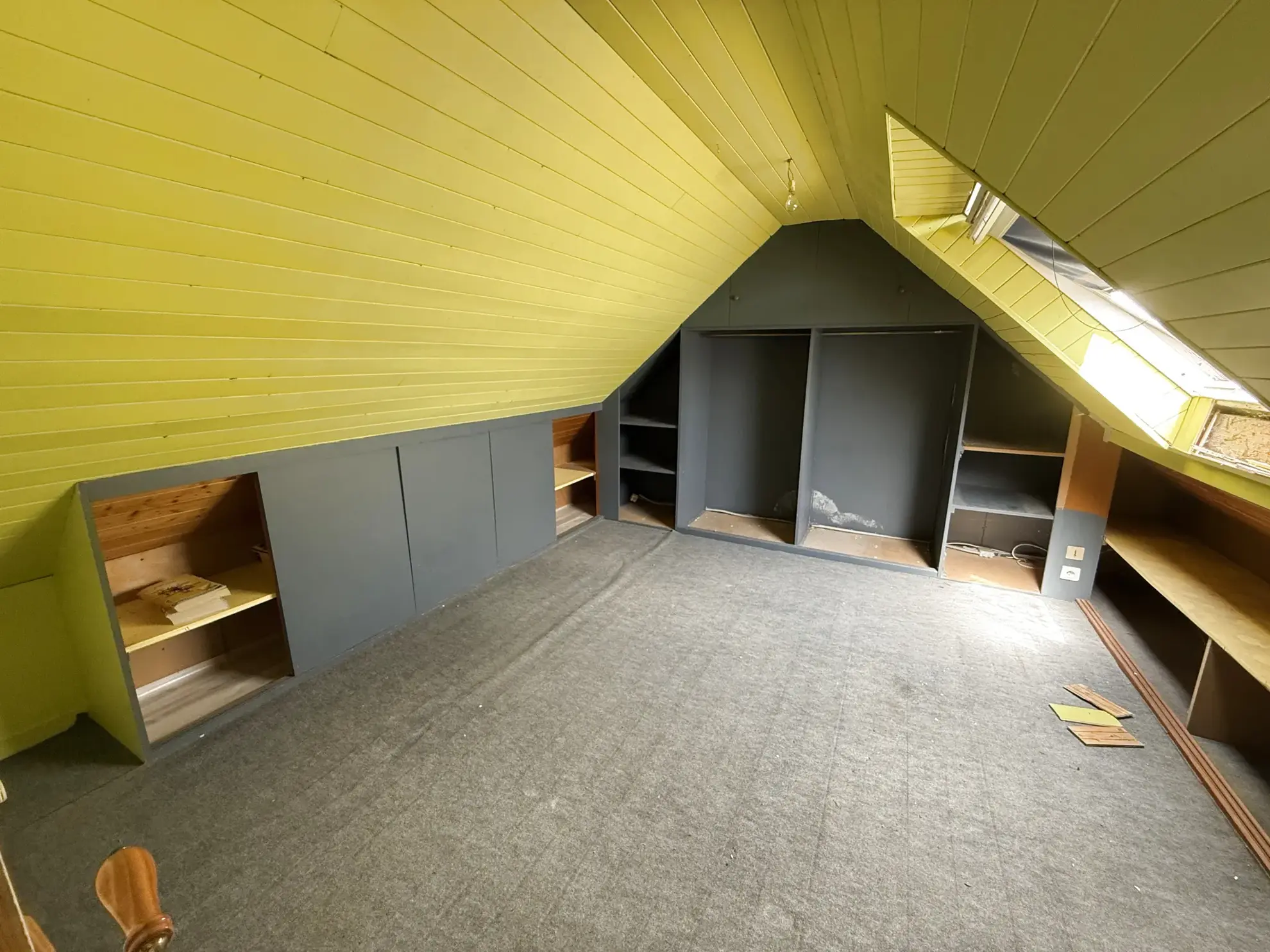 Charmante maison de 155 m² avec dépendance face à un plan d’eau à Saint Derrien 