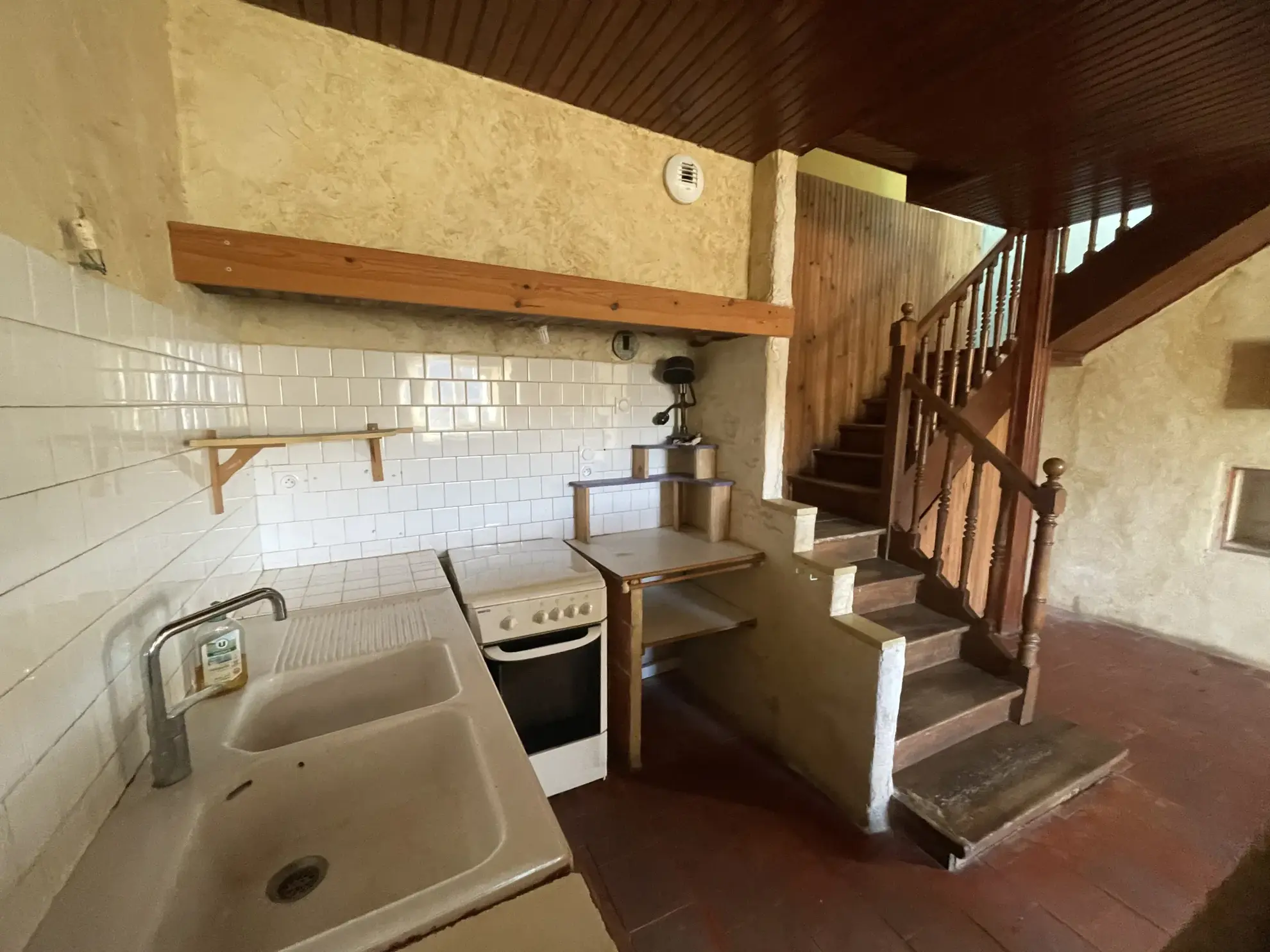 Maison en pierres avec terrasses et terrain à Broquiès, Vallée du Tarn 