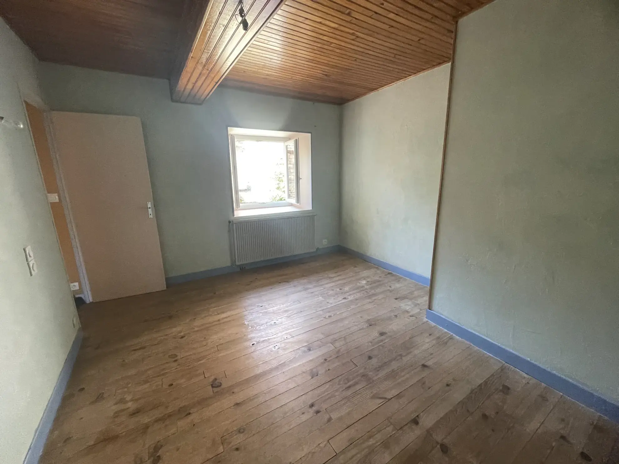 Maison en pierres avec terrasses et terrain à Broquiès, Vallée du Tarn 