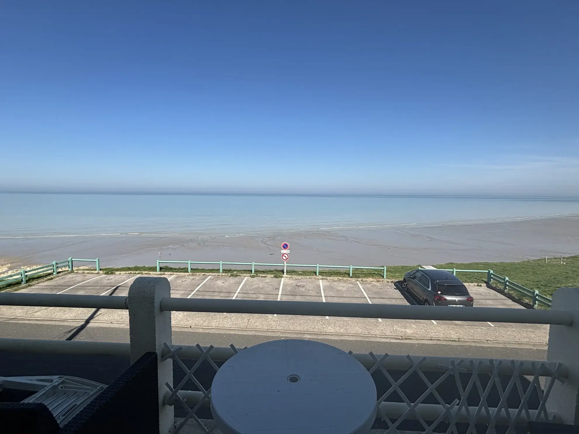 Studio face mer avec balcon à Ault, proximité plage d'Onival