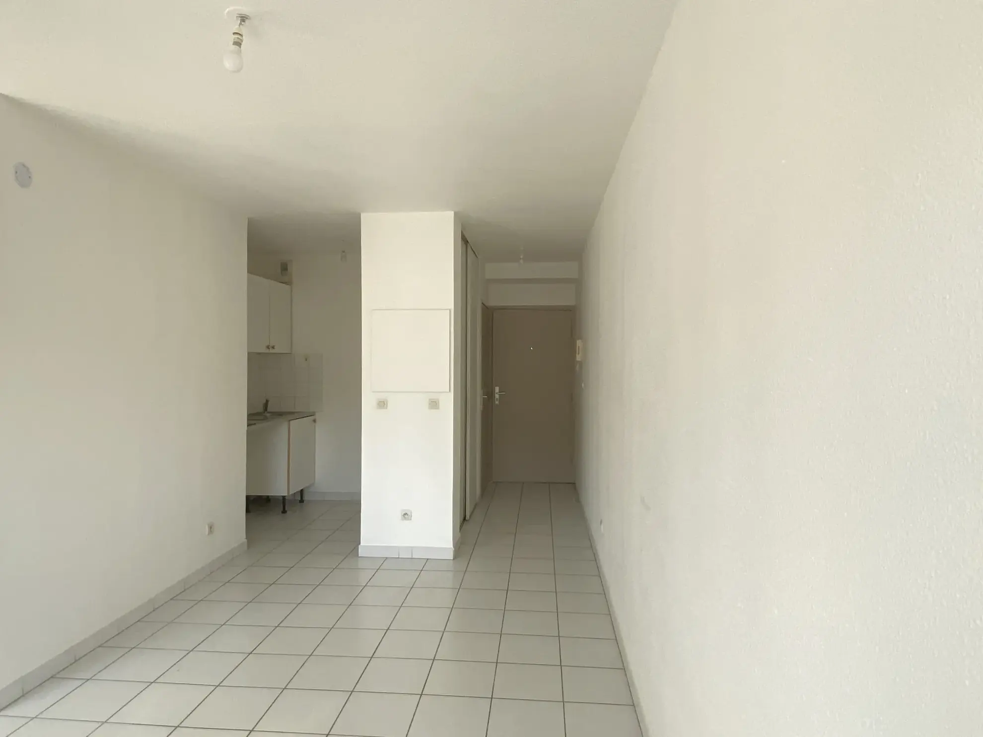 Appartement T1 bis à Perpignan avec balcon, sécurité et proximité centre-ville 