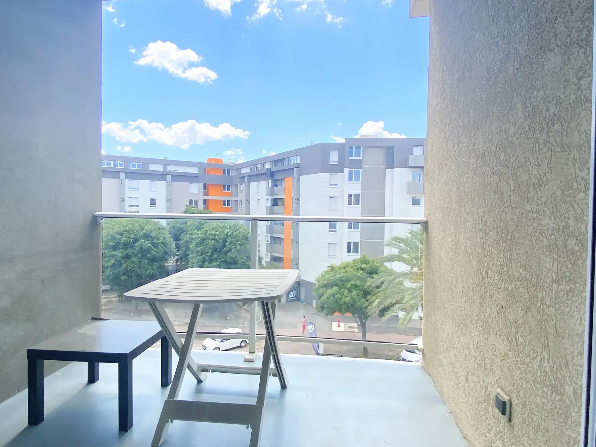 Appartement T1 bis à Perpignan avec balcon, sécurité et proximité centre-ville