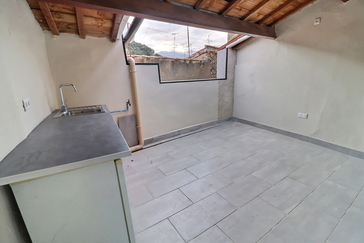 Maison de village 4 pièces à vendre à Clermont l’Hérault avec terrasse et garage 