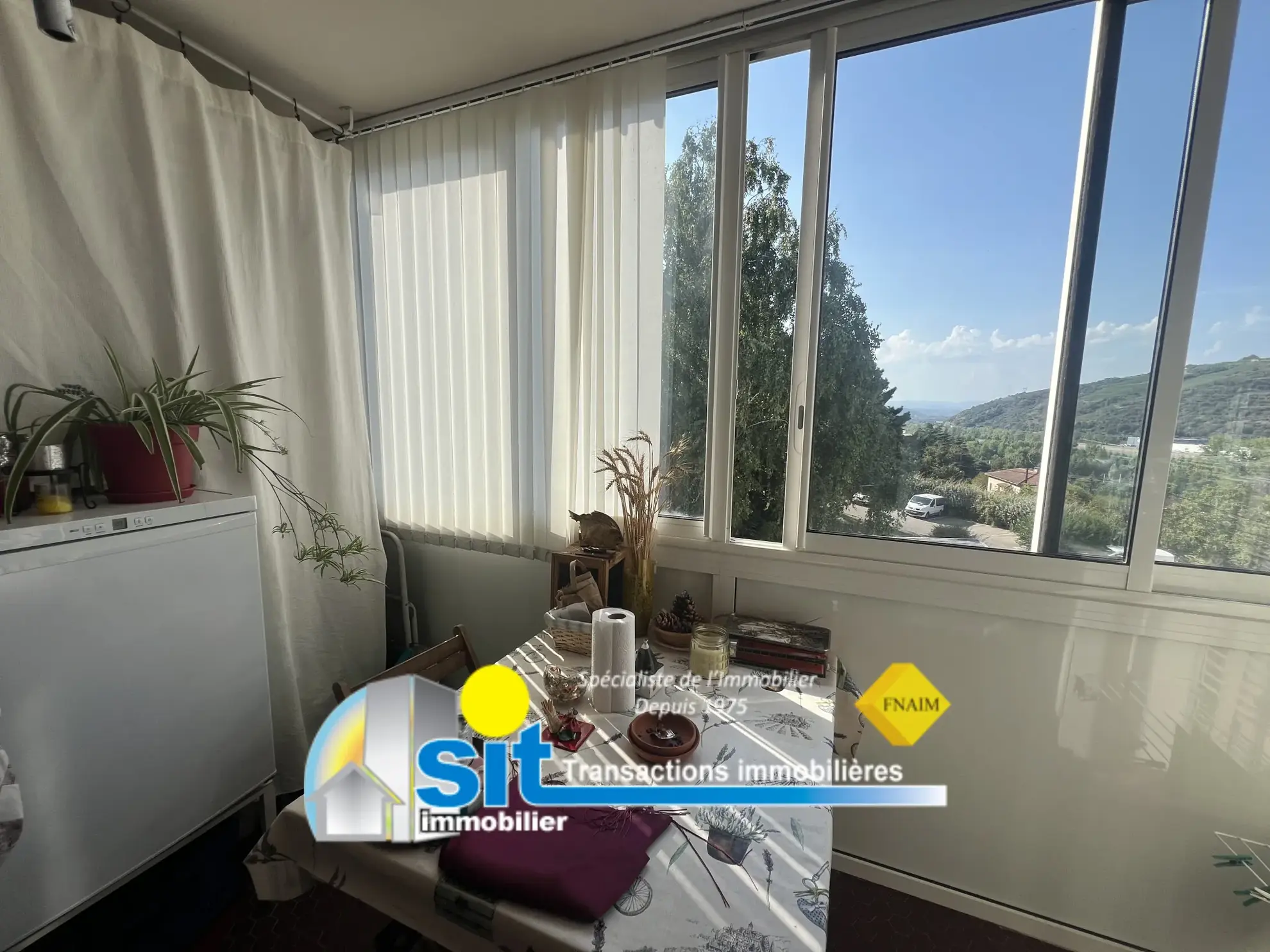 Appartement T3 rénové avec garage à Saint-Romain-en-Gal, proche Vienne 