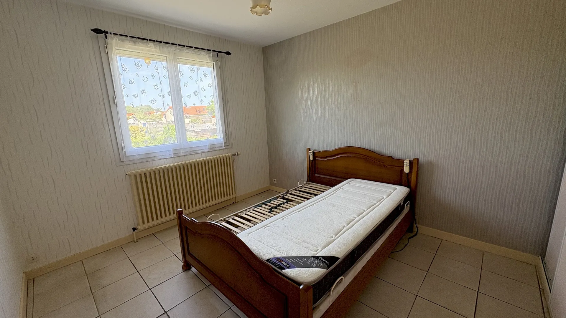 Maison individuelle à Chemillé de 1971 avec garage et terrasse orientée Est 