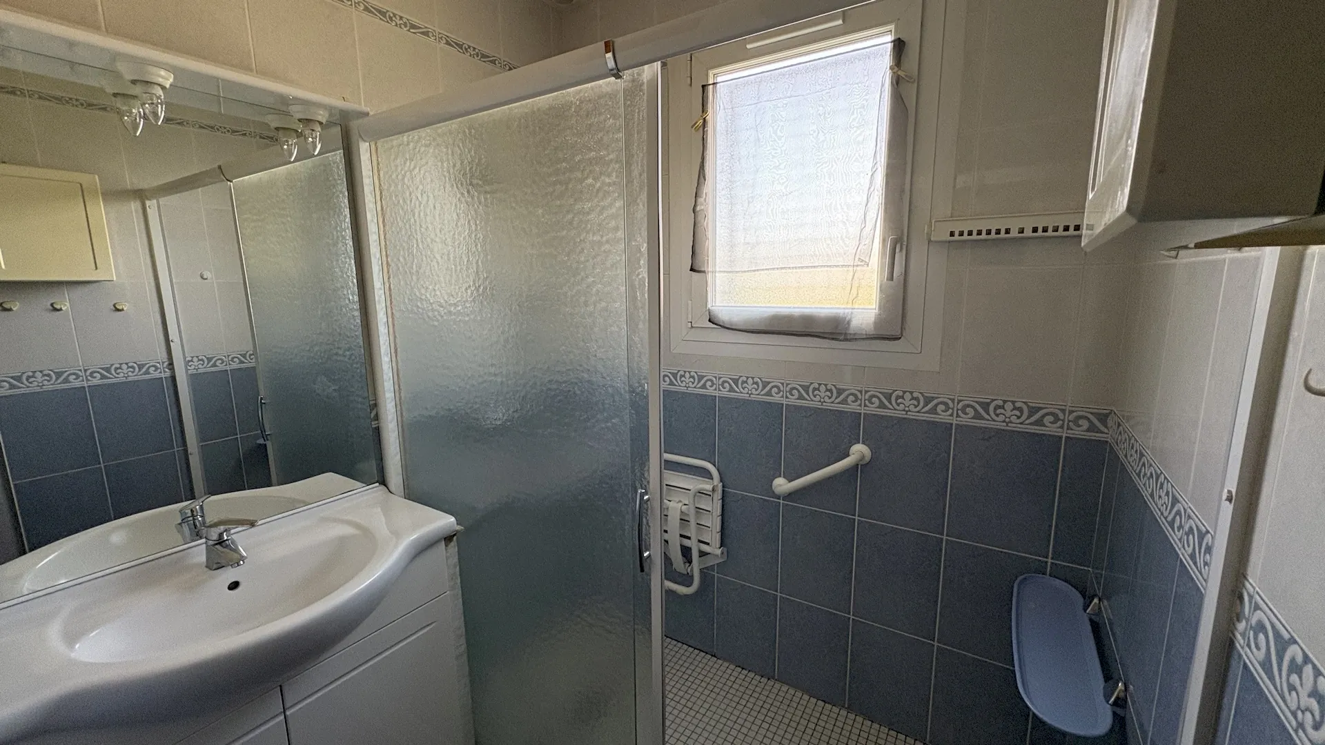 Maison individuelle à Chemillé de 1971 avec garage et terrasse orientée Est 