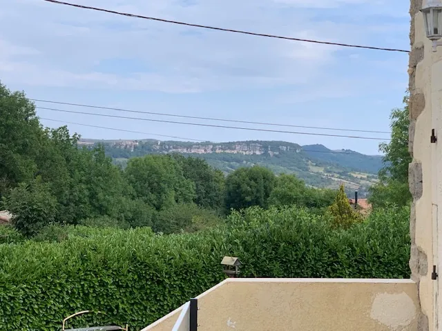 Maison de village avec studio indép. et terrasse panoramique au Clapier 