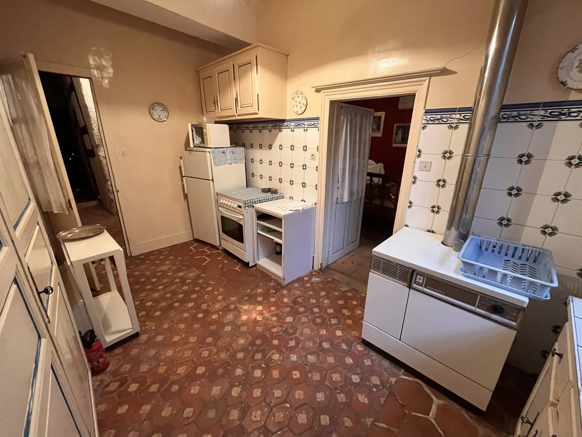 Belle maison historique en village de l'Allier avec deux bâtiments et annexes 