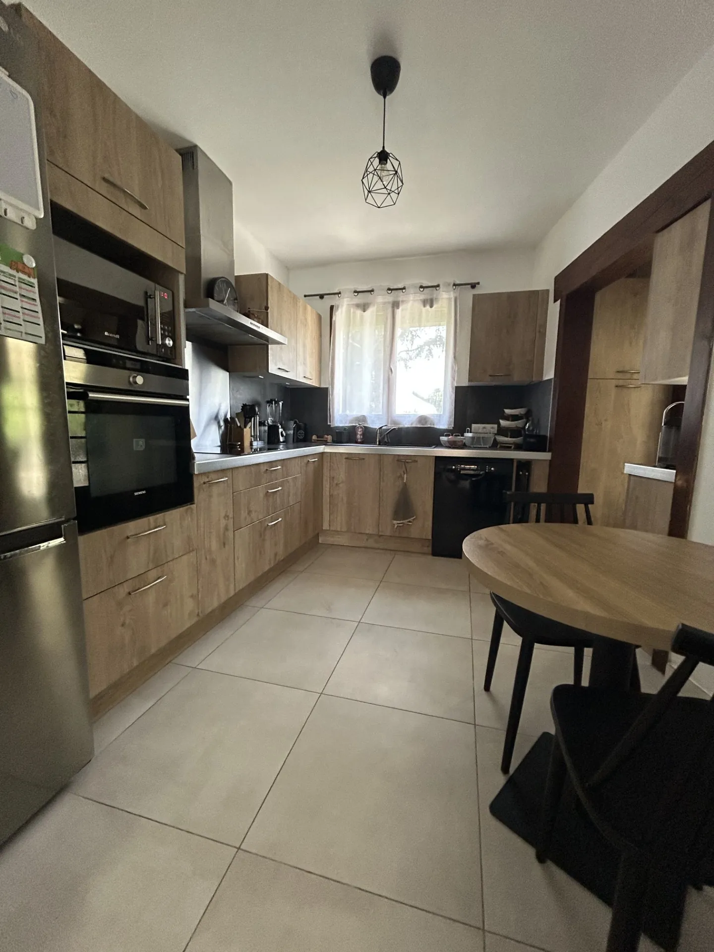 Charmante maison rénovée avec 3 chambres à Marmande - Grande surface et jardin arboré 