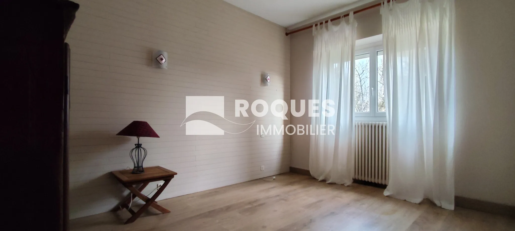 Grande maison dans un parc arboré avec vue sur Larzac à Millau 
