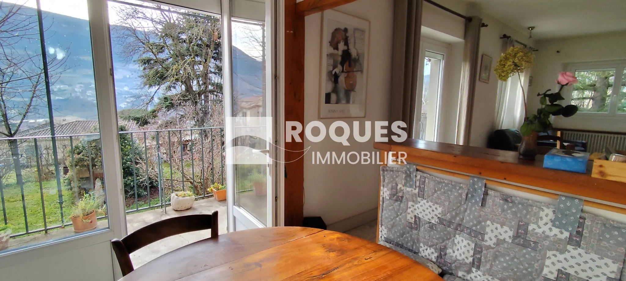 Grande maison dans un parc arboré avec vue sur Larzac à Millau 
