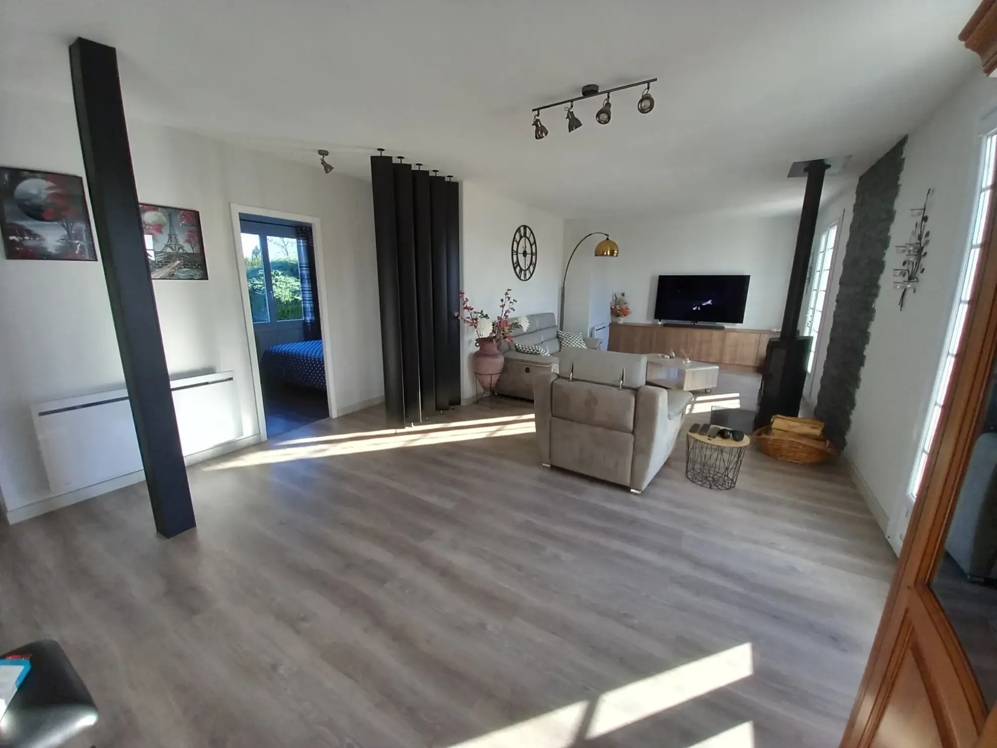 Maison de plain-pied rénovée à Langon – Confort et extérieur arboré 