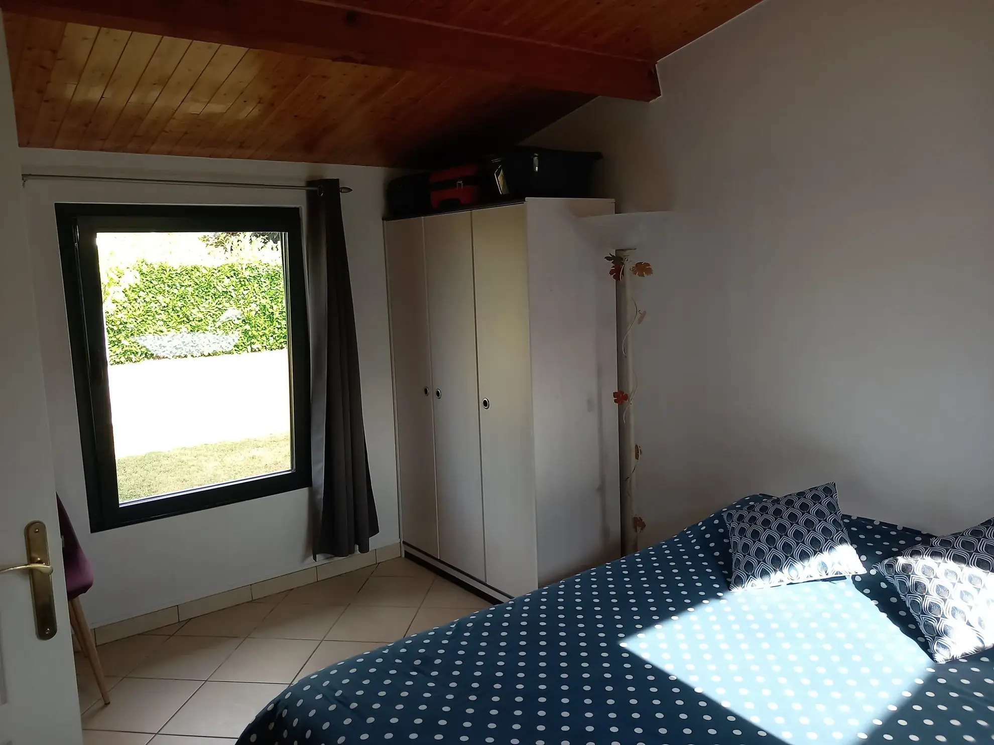 Maison de plain-pied rénovée à Langon – Confort et extérieur arboré 