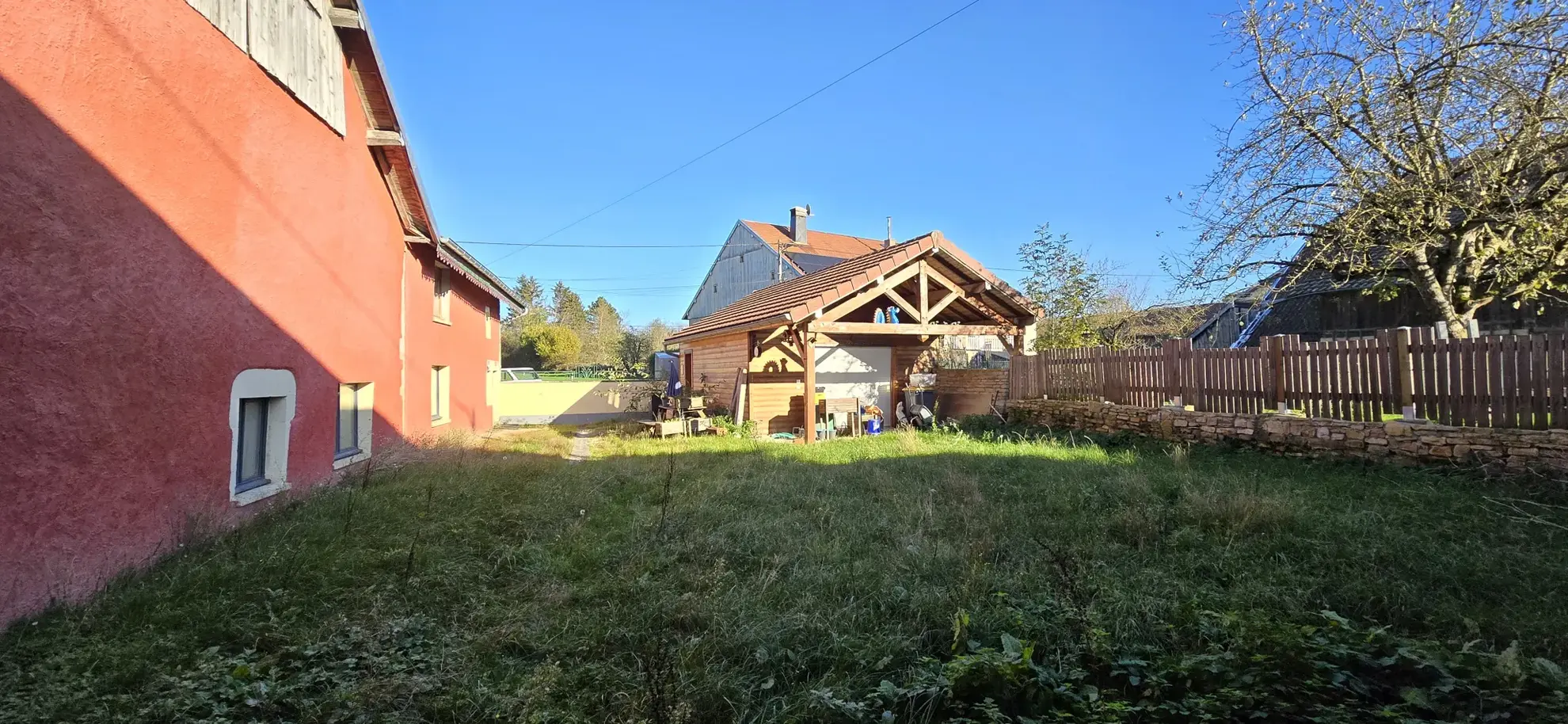 Maison de village à Servin de 191 m² avec deux unités, garage et terrain - Excellent potential d'investissement 