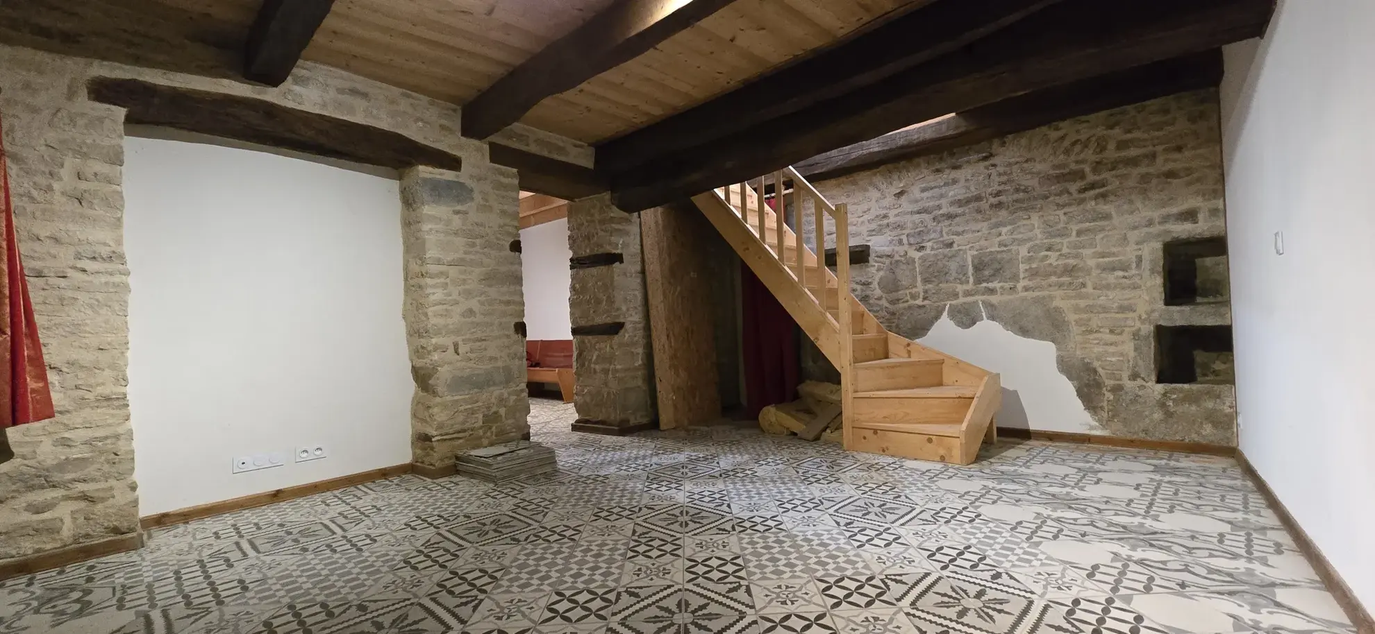 Maison de village à Servin de 191 m² avec deux unités, garage et terrain - Excellent potential d'investissement 