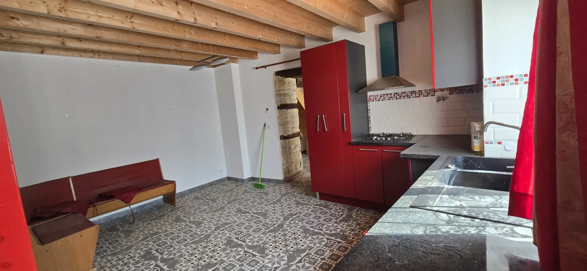 Maison de village à Servin de 191 m² avec deux unités, garage et terrain - Excellent potential d'investissement 