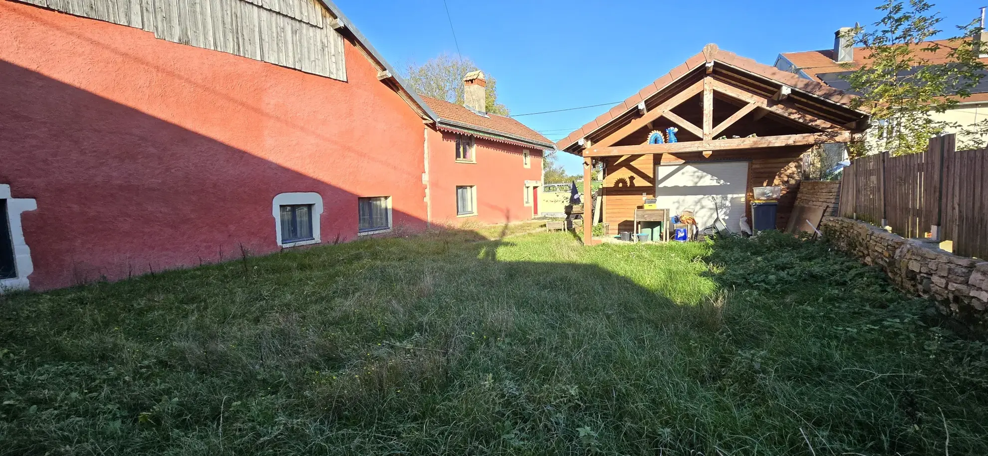 Maison de village à Servin de 191 m² avec deux unités, garage et terrain - Excellent potential d'investissement 