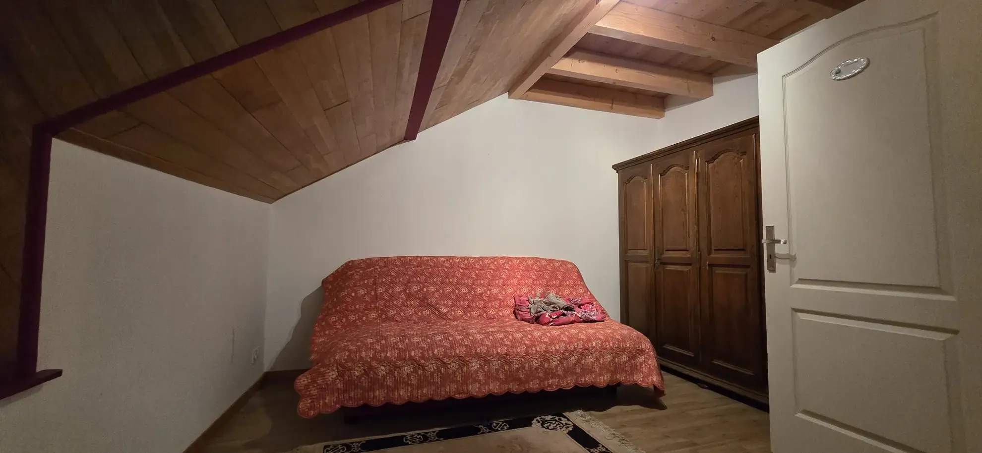 Maison de village à Servin de 191 m² avec deux unités, garage et terrain - Excellent potential d'investissement 