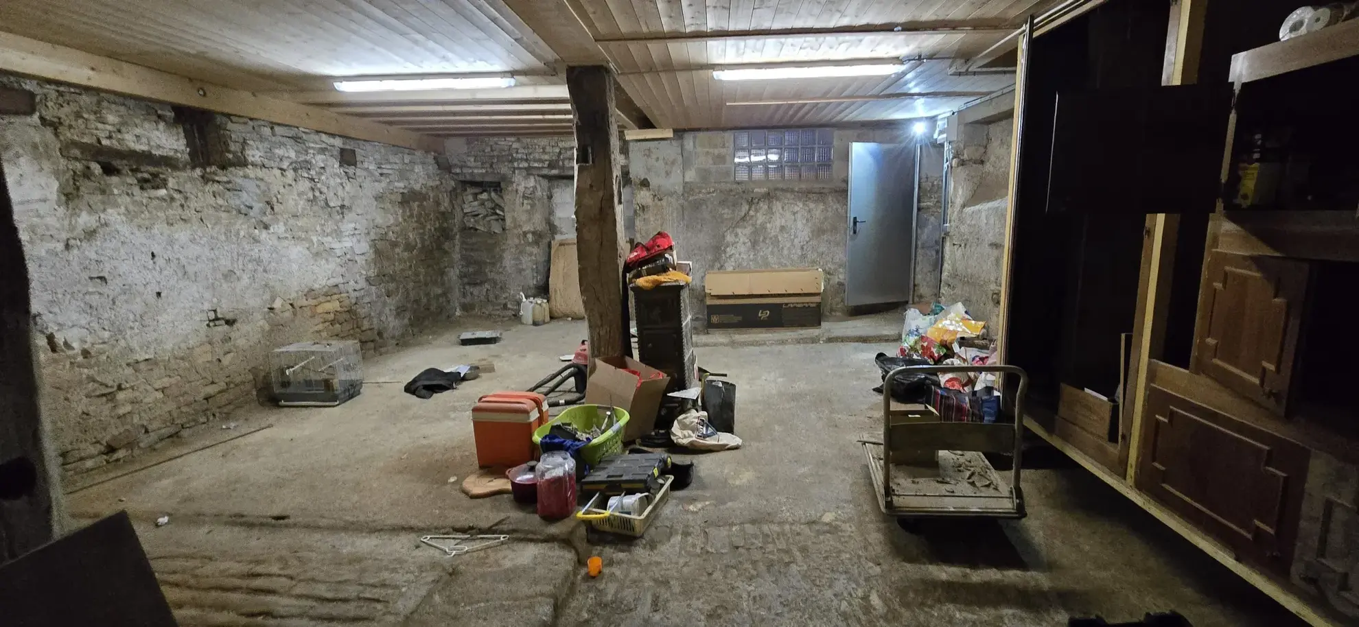 Maison de village à Servin de 191 m² avec deux unités, garage et terrain - Excellent potential d'investissement 