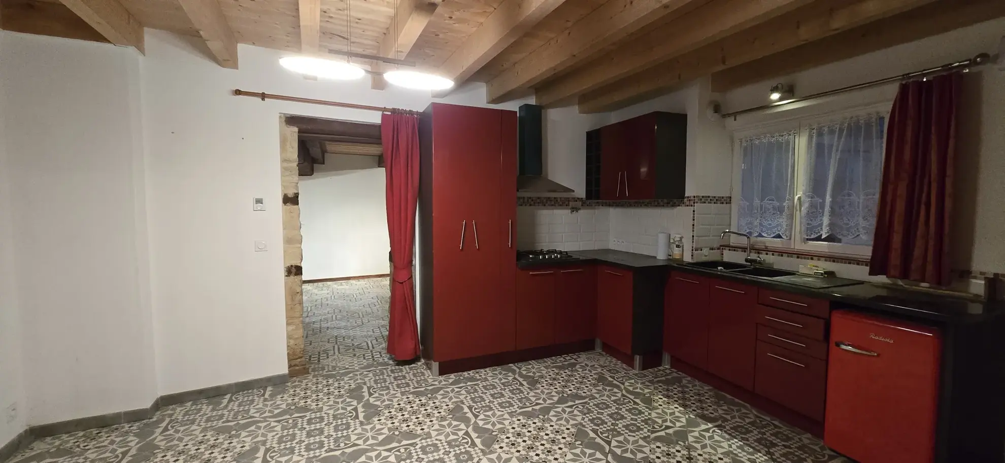 Maison de village à Servin de 191 m² avec deux unités, garage et terrain - Excellent potential d'investissement 