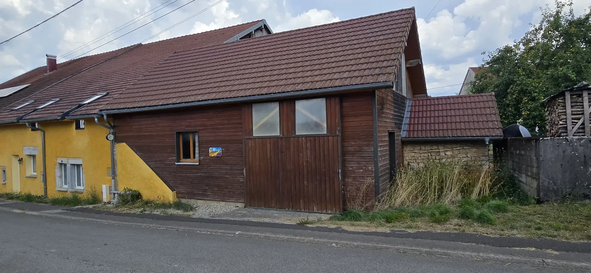 Maison de village à Servin de 191 m² avec deux unités, garage et terrain - Excellent potential d'investissement 