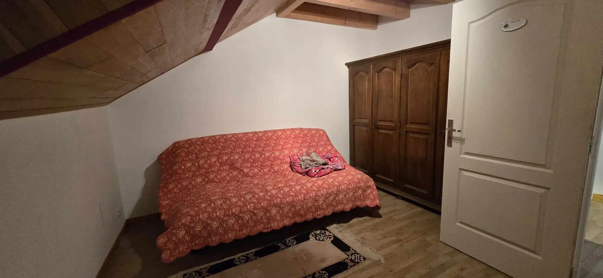 Maison de village à Servin de 191 m² avec deux unités, garage et terrain - Excellent potential d'investissement 