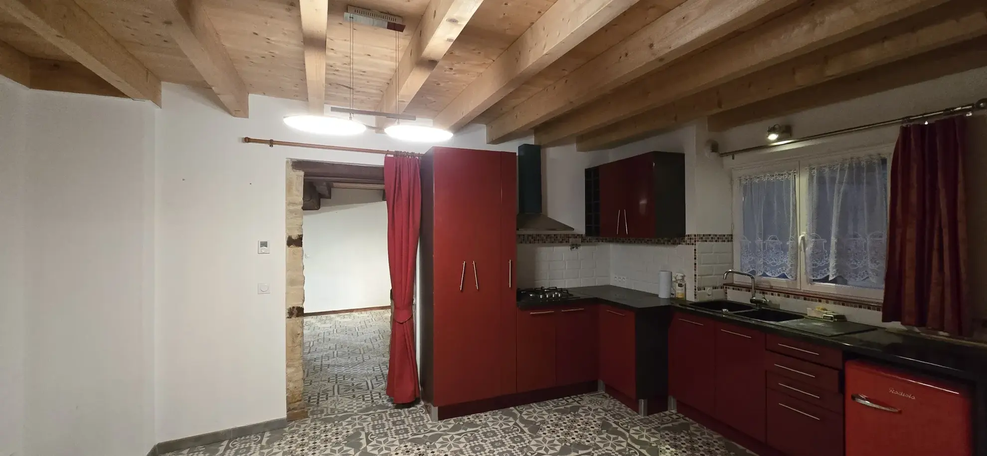 Maison de village à Servin de 191 m² avec deux unités, garage et terrain - Excellent potential d'investissement 
