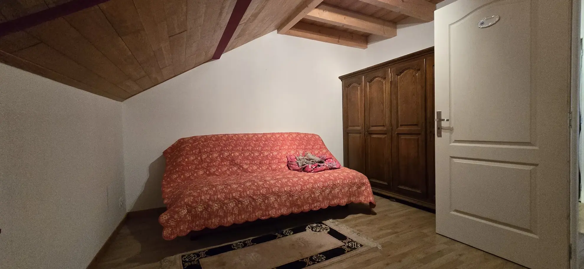 Maison de village à Servin de 191 m² avec deux unités, garage et terrain - Excellent potential d'investissement 