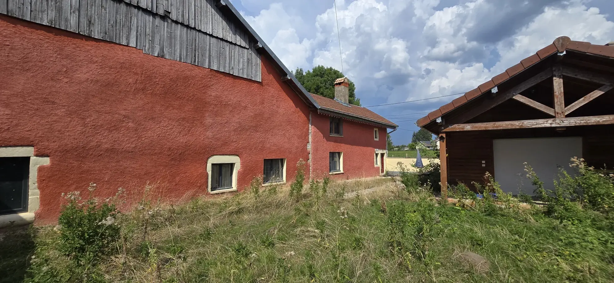 Maison de village à Servin de 191 m² avec deux unités, garage et terrain - Excellent potential d'investissement 