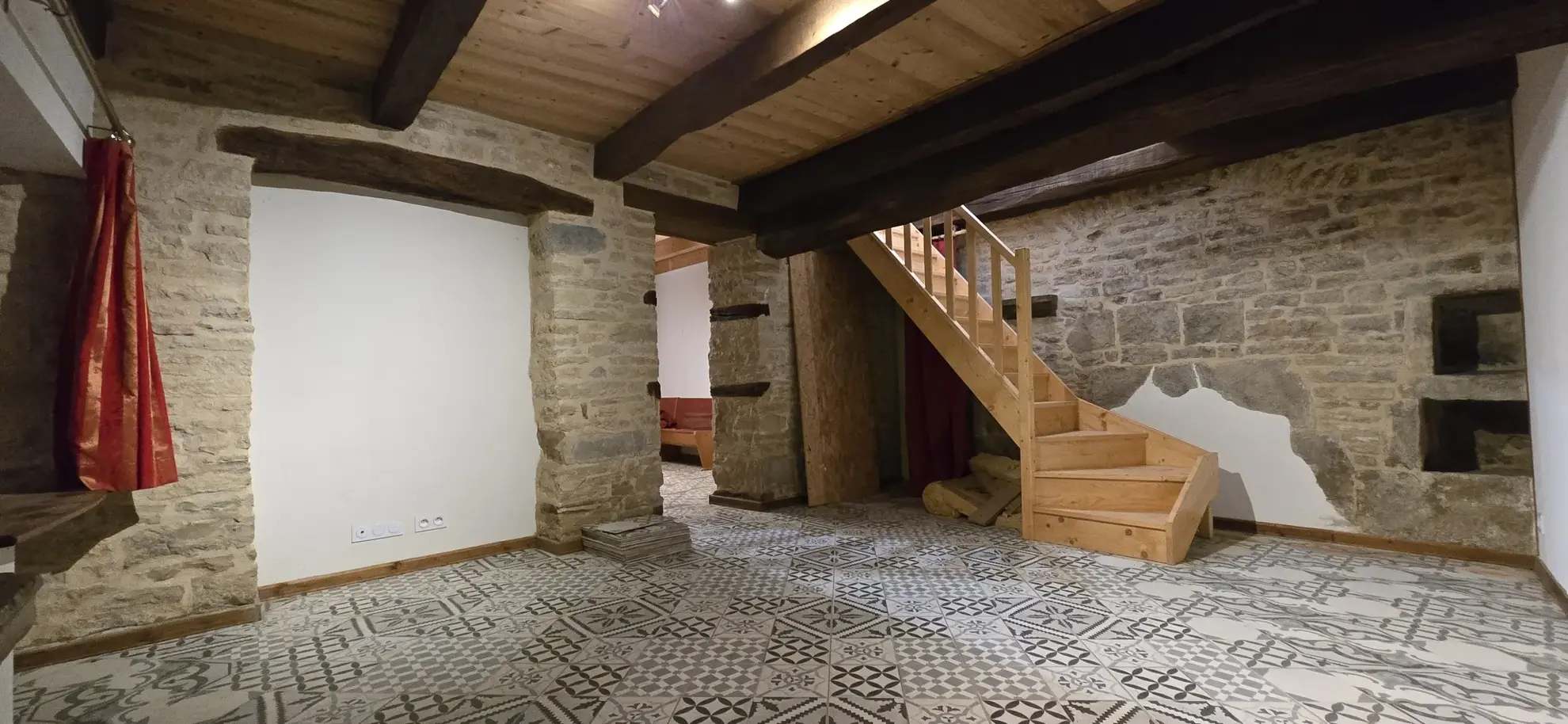 Maison de village à Servin de 191 m² avec deux unités, garage et terrain - Excellent potential d'investissement 