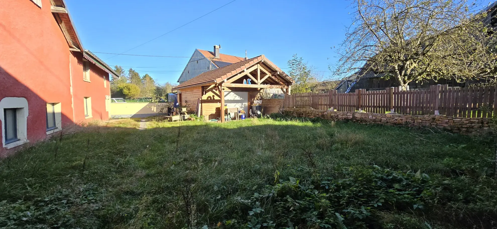 Maison de village à Servin de 191 m² avec deux unités, garage et terrain - Excellent potential d'investissement 