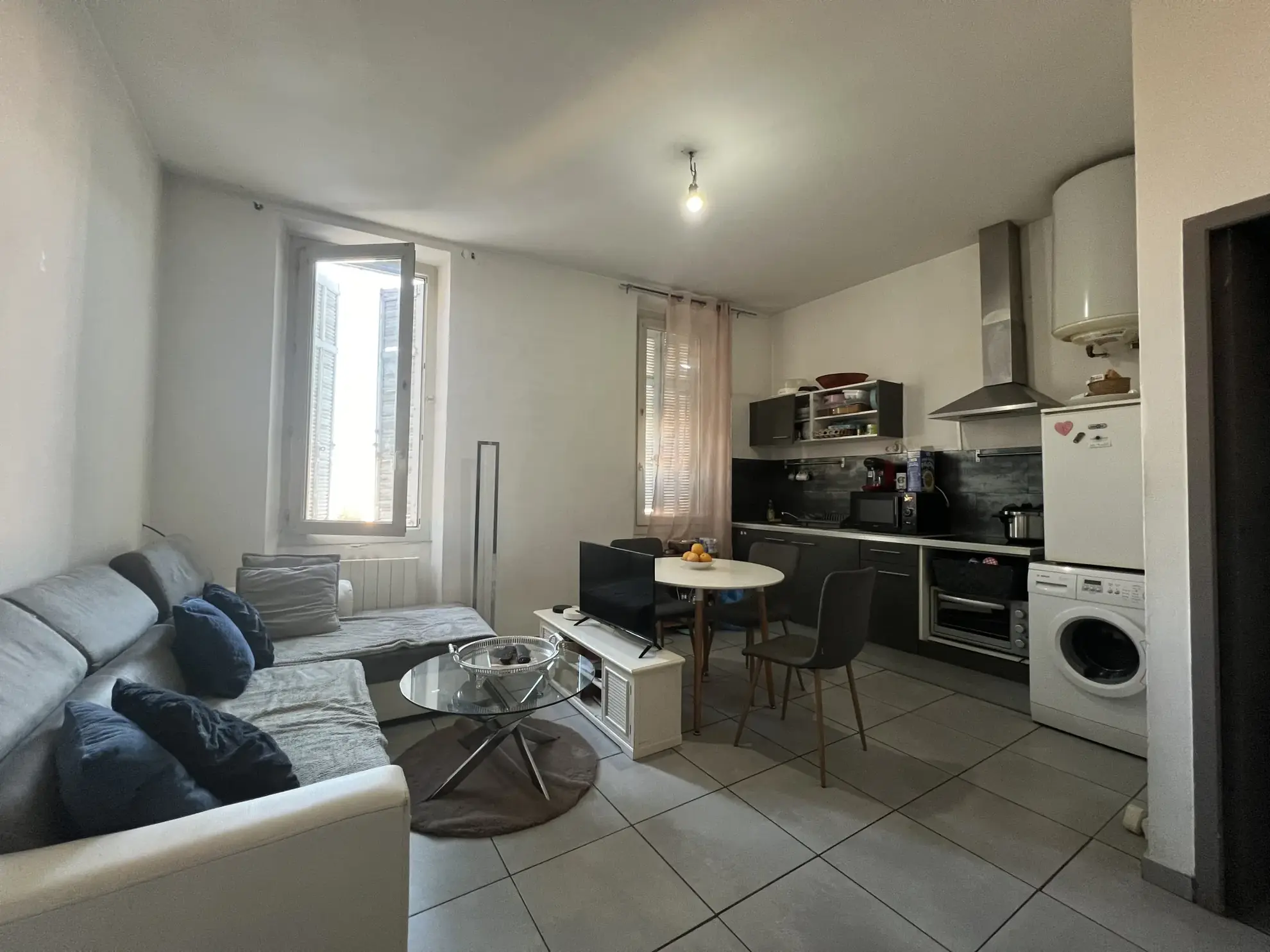 Appartement T3 loué à Marseille secteur Bon Secours avec cour et cave