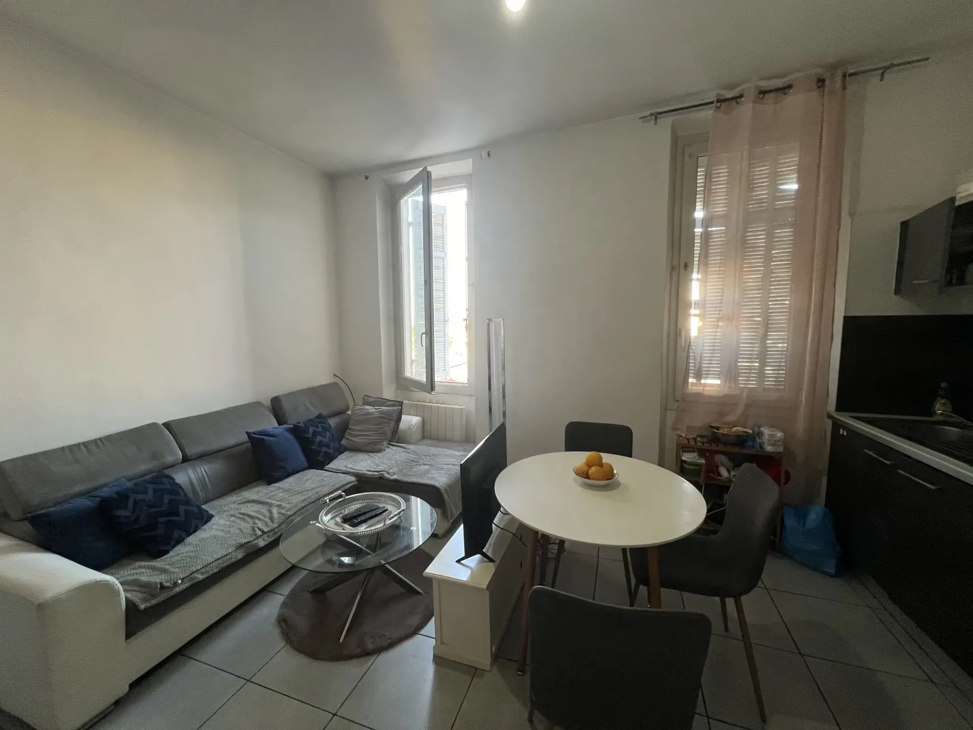 Appartement T3 loué à Marseille secteur Bon Secours avec cour et cave 