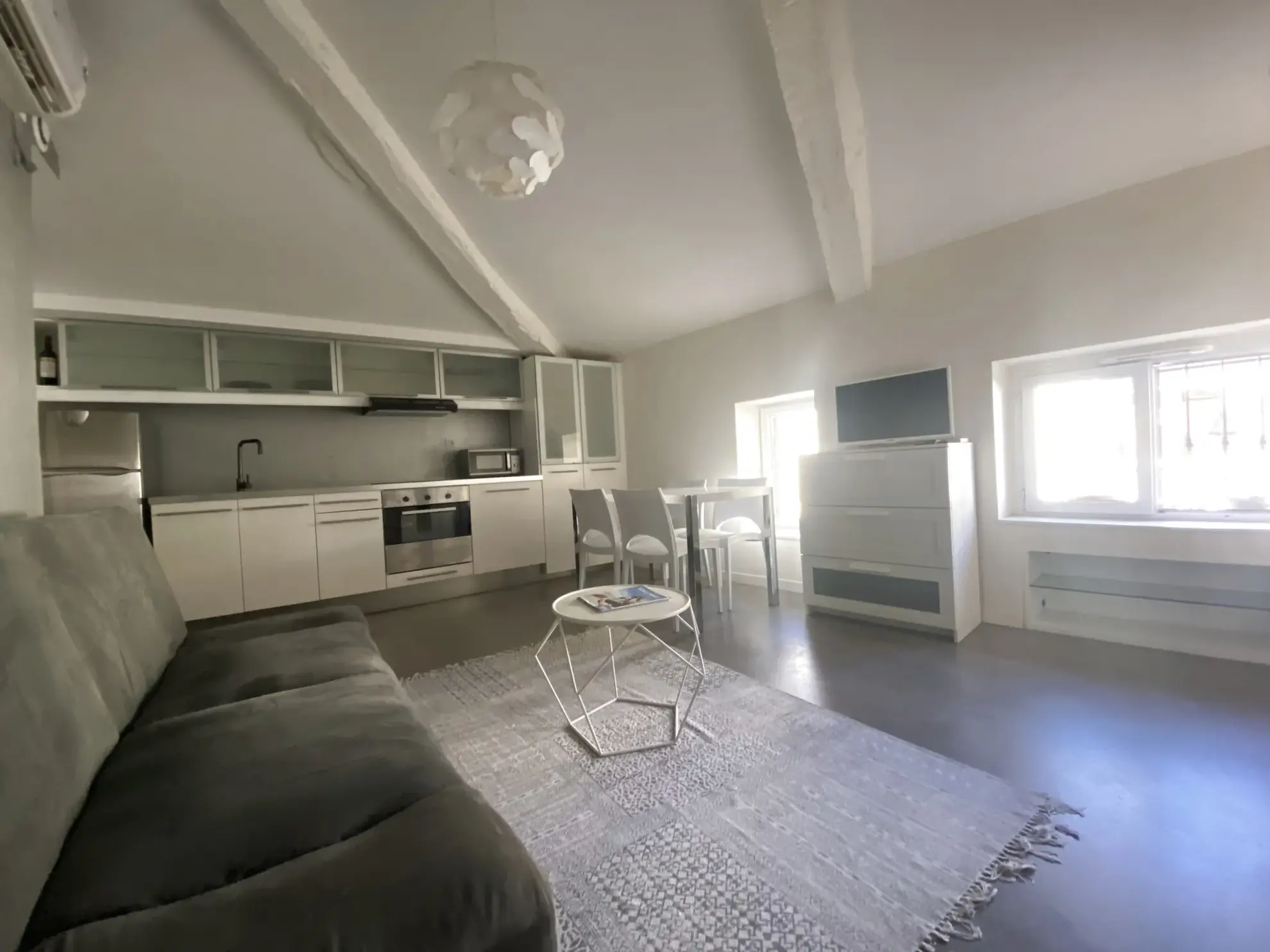 Studio meublé avec mezzanine à Vias près des plages