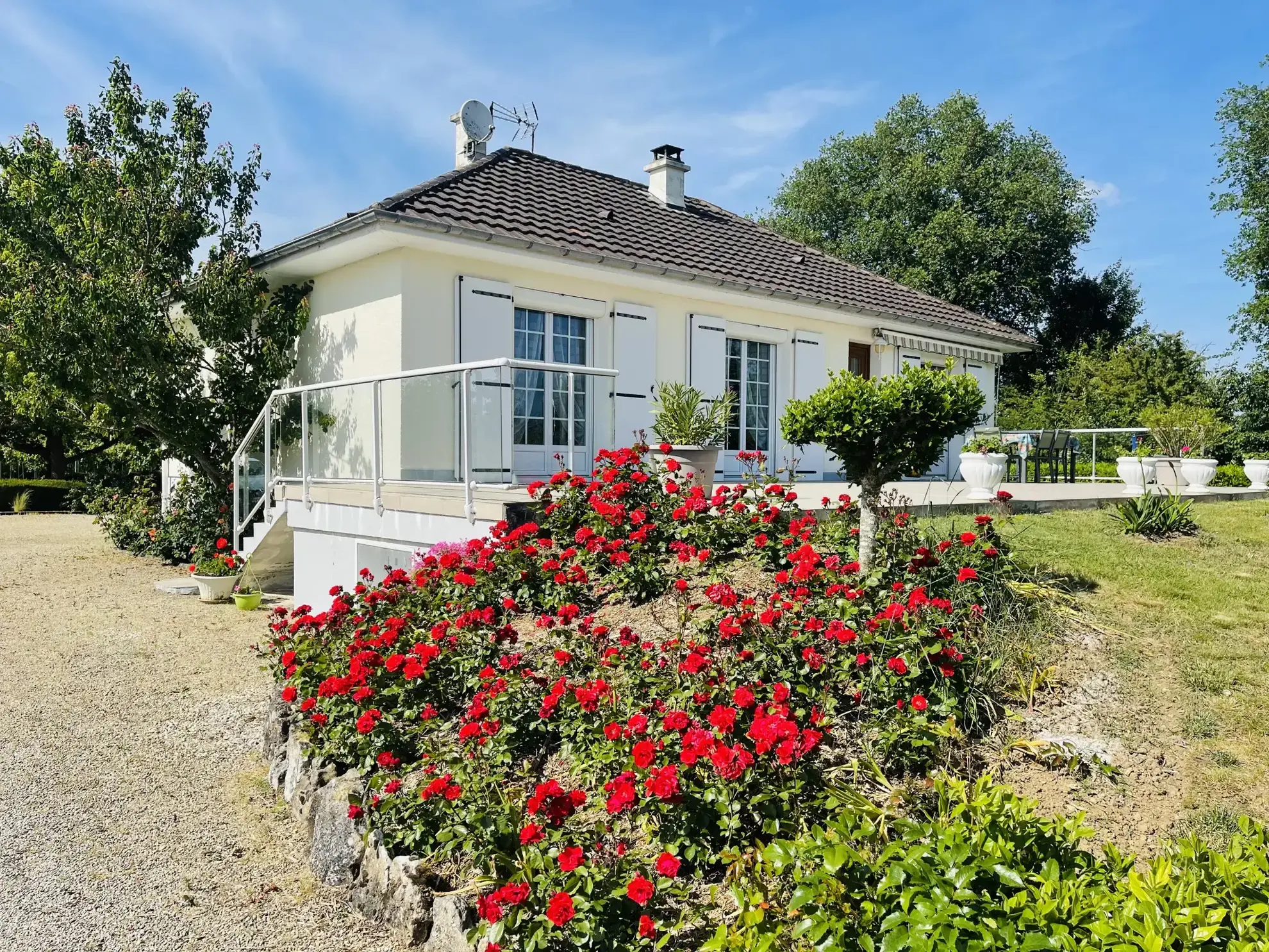 Belle maison familiale de 123 m² à Fleure, proche Poitiers et CHU avec grand parc et prestations de qualité
