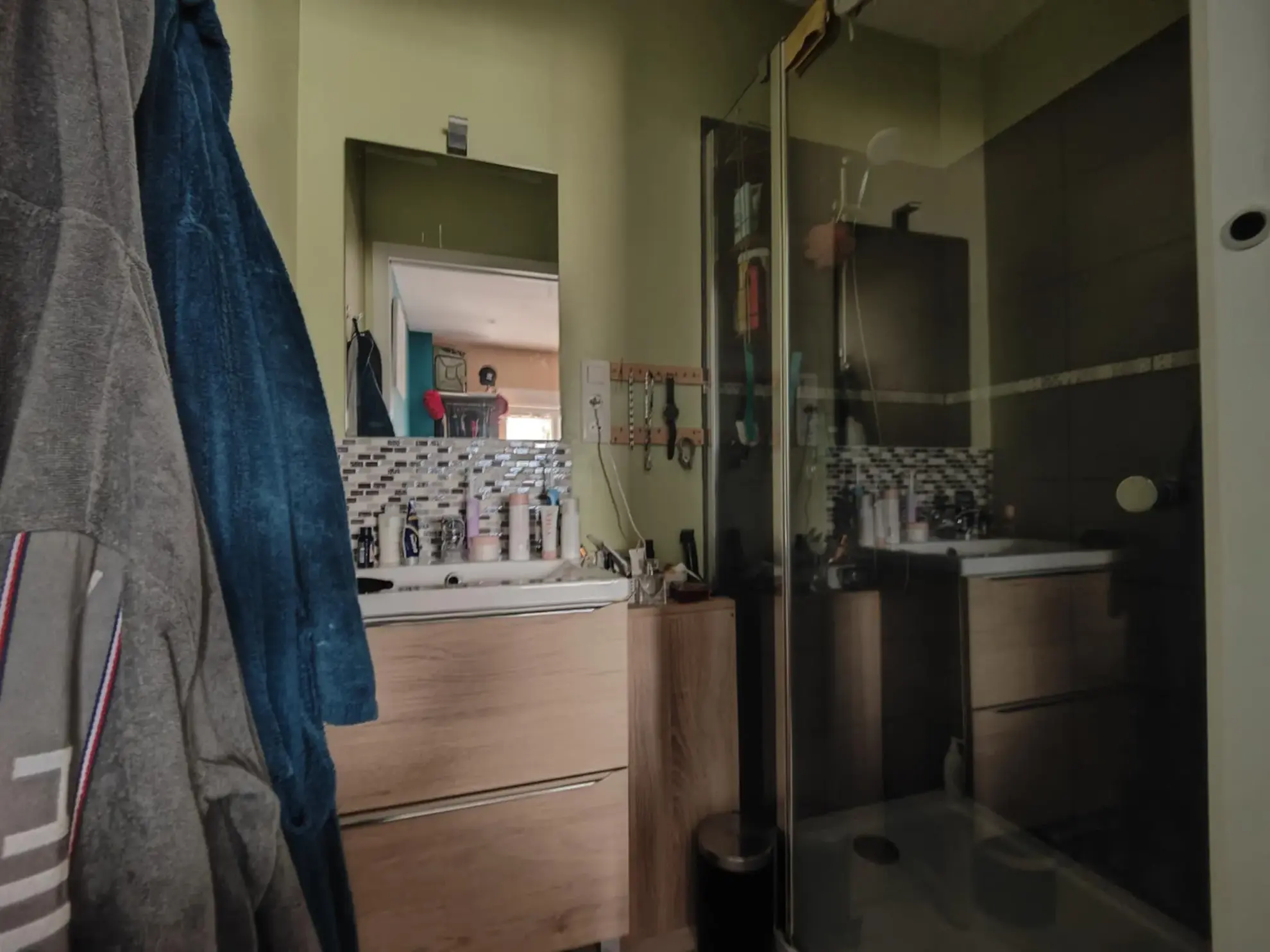 Spacieuse maison de plain-pied avec piscine aux Ormes, proche Paris et golf 