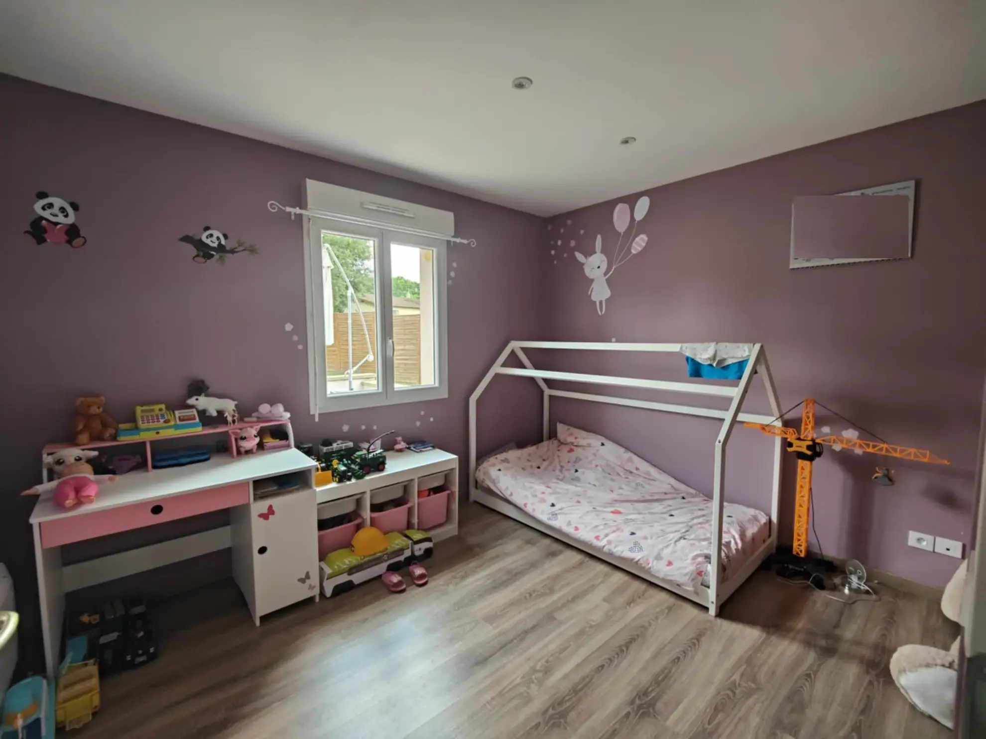 Spacieuse maison de plain-pied avec piscine aux Ormes, proche Paris et golf 