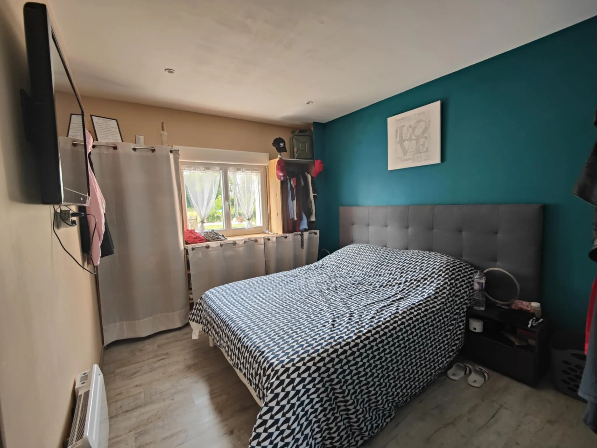 Spacieuse maison de plain-pied avec piscine aux Ormes, proche Paris et golf 